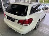 Mercedes-Benz E-Klasse bei Sportwagen.expert - Abbildung (7 / 15)