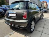 Mini Cooper bei Sportwagen.expert - Abbildung (8 / 14)