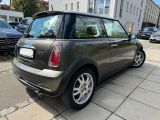 Mini Cooper bei Sportwagen.expert - Abbildung (13 / 14)