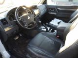 Mitsubishi Pajero bei Sportwagen.expert - Abbildung (2 / 15)