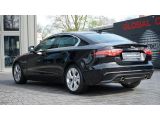 Jaguar XE bei Sportwagen.expert - Abbildung (2 / 15)