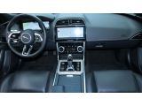Jaguar XE bei Sportwagen.expert - Abbildung (4 / 15)