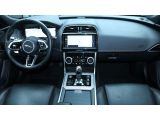 Jaguar XE bei Sportwagen.expert - Abbildung (4 / 15)