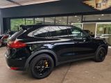 Porsche Cayenne bei Sportwagen.expert - Abbildung (8 / 15)