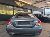Mercedes-Benz E-Klasse bei Sportwagen.expert - Abbildung (12 / 15) Mercedes-Benz E-Klasse bei Sportwagen.expert - Abbildung (12 / 15)