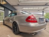 Mercedes-Benz E-Klasse bei Sportwagen.expert - Abbildung (10 / 15)