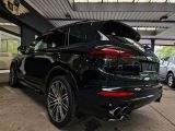 Porsche Cayenne bei Sportwagen.expert - Abbildung (10 / 15)