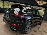 Porsche Cayenne bei Sportwagen.expert - Abbildung (8 / 15)