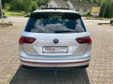 VW Tiguan bei Sportwagen.expert - Abbildung (12 / 12) VW Tiguan bei Sportwagen.expert - Abbildung (12 / 12)