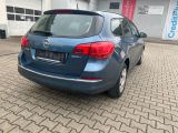 Opel Astra bei Sportwagen.expert - Abbildung (8 / 15)