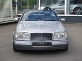 Mercedes-Benz E 220 Cabrio W124 Final Edition Automatik bei Sportwagen.expert - Abbildung (5 / 15)