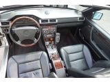 Mercedes-Benz E 220 Cabrio W124 Final Edition Automatik bei Sportwagen.expert - Abbildung (8 / 15)