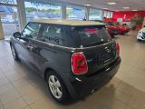 Mini Cooper bei Sportwagen.expert - Abbildung (3 / 9)