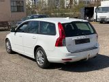 Volvo V50 bei Sportwagen.expert - Abbildung (7 / 15)