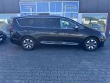 Chrysler Pacifica bei Sportwagen.expert - Abbildung (2 / 15) Chrysler Pacifica bei Sportwagen.expert - Abbildung (2 / 15)