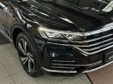 VW Touareg bei Sportwagen.expert - Abbildung (13 / 15)
