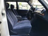 Mercedes-Benz 230 bei Sportwagen.expert - Abbildung (13 / 15)
