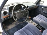 Mercedes-Benz 230 bei Sportwagen.expert - Abbildung (10 / 15)