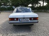 Mercedes-Benz 230 bei Sportwagen.expert - Abbildung (6 / 15)