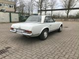 Mercedes-Benz 230 bei Sportwagen.expert - Abbildung (12 / 15)