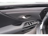 Lexus ES bei Sportwagen.expert - Abbildung (3 / 11)