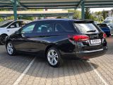 Opel Astra bei Sportwagen.expert - Abbildung (8 / 15)