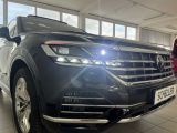 VW Touareg bei Sportwagen.expert - Abbildung (6 / 15)