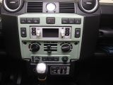 Land Rover Defender bei Sportwagen.expert - Abbildung (7 / 15)