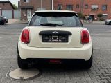 Mini One bei Sportwagen.expert - Abbildung (9 / 15)
