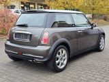 Mini One bei Sportwagen.expert - Abbildung (6 / 15)