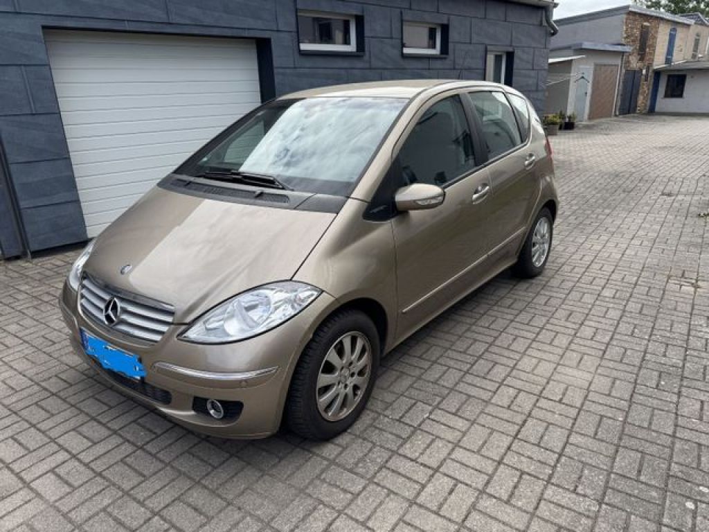 Mercedes-Benz A-Klasse bei Sportwagen.expert - Hauptabbildung