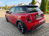 Mini Cooper bei Sportwagen.expert - Abbildung (9 / 15)