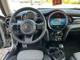 Mini Cooper bei Sportwagen.expert - Abbildung (10 / 15)