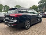 Ford Focus Turnier bei Sportwagen.expert - Abbildung (4 / 10)