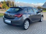 Opel Astra bei Sportwagen.expert - Abbildung (6 / 15)