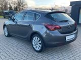 Opel Astra bei Sportwagen.expert - Abbildung (8 / 15)