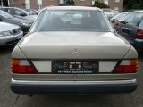 Mercedes-Benz E-Klasse bei Sportwagen.expert - Abbildung (7 / 15)