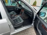Mercedes-Benz 300 bei Sportwagen.expert - Abbildung (8 / 15)