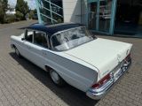 Mercedes-Benz 230 bei Sportwagen.expert - Abbildung (4 / 15)