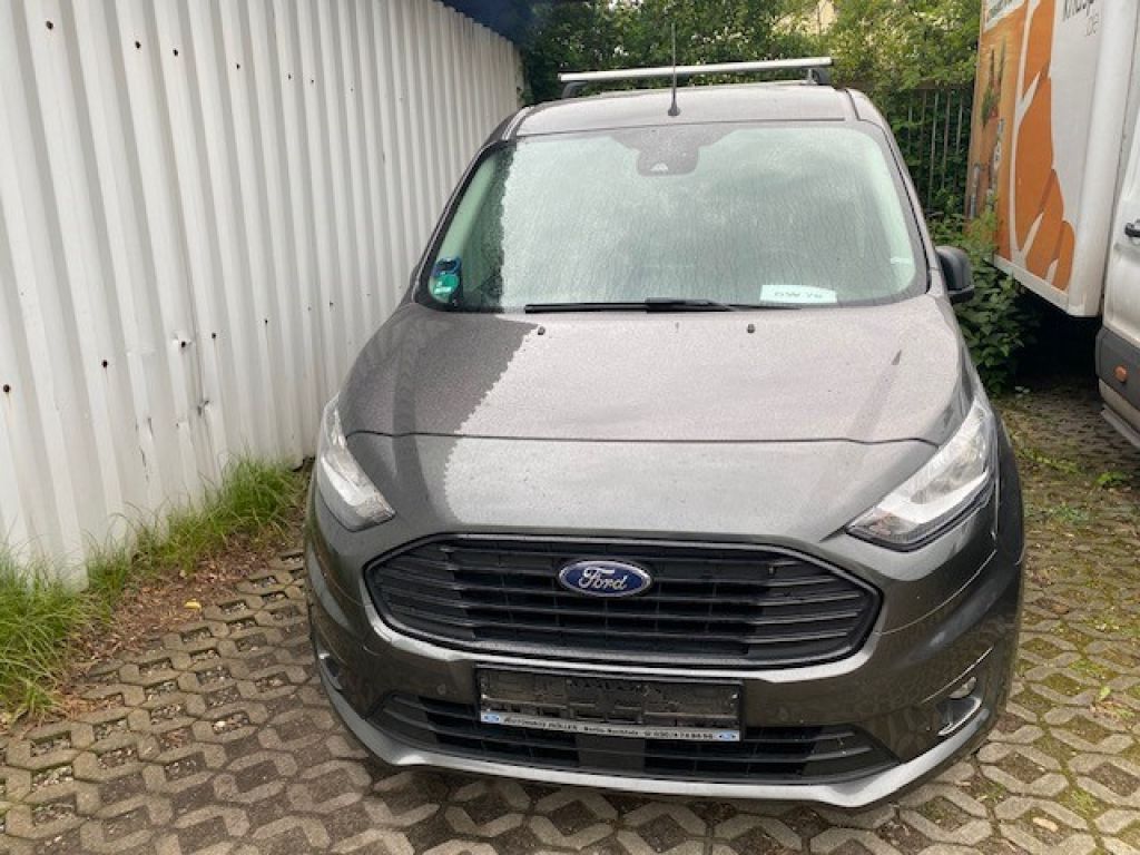 Ford Tourneo bei Sportwagen.expert - Hauptabbildung