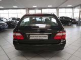 Mercedes-Benz E-Klasse bei Sportwagen.expert - Abbildung (4 / 10)