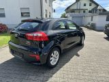 Kia Rio bei Sportwagen.expert - Abbildung (5 / 11)