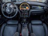 Mini Cooper bei Sportwagen.expert - Abbildung (6 / 15)