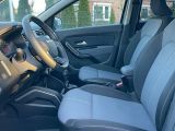 Dacia Duster bei Sportwagen.expert - Abbildung (12 / 15)