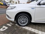 Mitsubishi Outlander bei Sportwagen.expert - Abbildung (6 / 15)