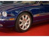 Jaguar XJ8 bei Sportwagen.expert - Abbildung (4 / 15)