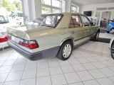 Mercedes-Benz E-Klasse bei Sportwagen.expert - Abbildung (6 / 15)