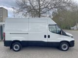 Iveco Daily bei Sportwagen.expert - Abbildung (5 / 10)