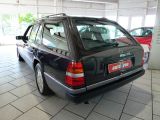 Mercedes-Benz E-Klasse bei Sportwagen.expert - Abbildung (3 / 15)