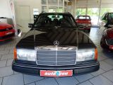 Mercedes-Benz E-Klasse bei Sportwagen.expert - Abbildung (12 / 15)